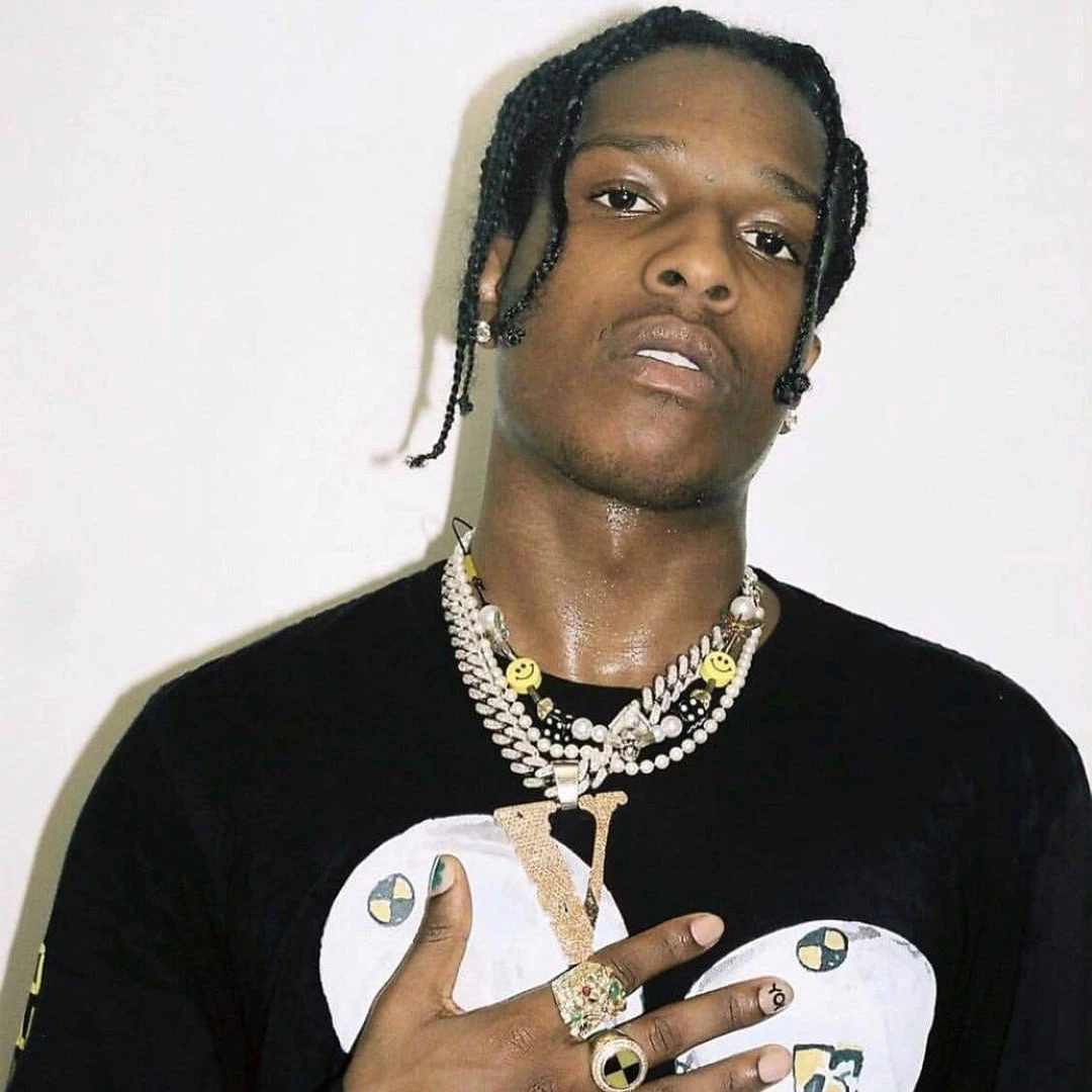 Streetgarm EVAE+ SMILEY PEARL Necklace NEW 7 Streetgarm EVAE+ SMILEY PEARL Necklace NEW