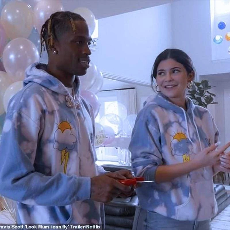 Streetgarm Stromi World Travis Scott Kylie Jenner Hoodie 5 Streetgarm Stromi World Travis Scott Kylie Jenner Hoodie